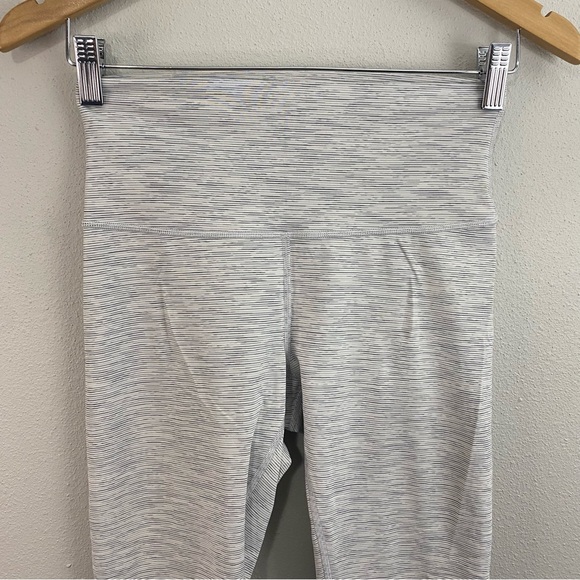 Lululemon Wunder Under HR Tight 25” White Legging Women’s 6 - Picture 2 of 8